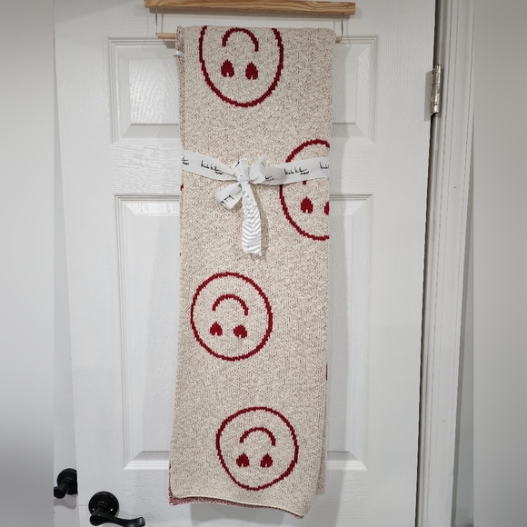 🆕️ Nicole Miller Heart Eyes Smiley face Valentine Throw Blanket . 50x70 - Picture 5 of 7